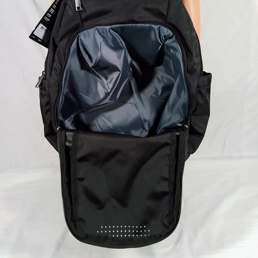 Adidas Defender Backpack-NWT-Black/Black-Water Resistant-Sturdy-Wipe Clean - Picture 3 of 9